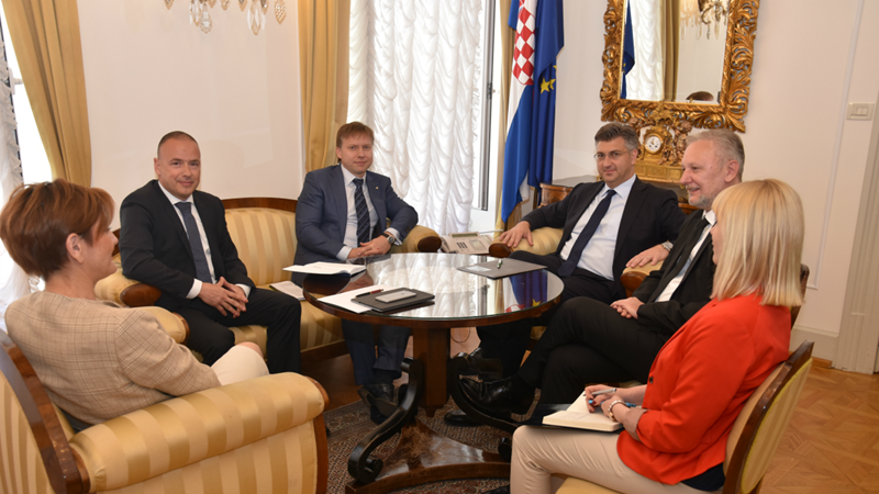 Predsjednik Vlade Plenković i potpredsjednica Dalić s predstavnicima Sberbanka